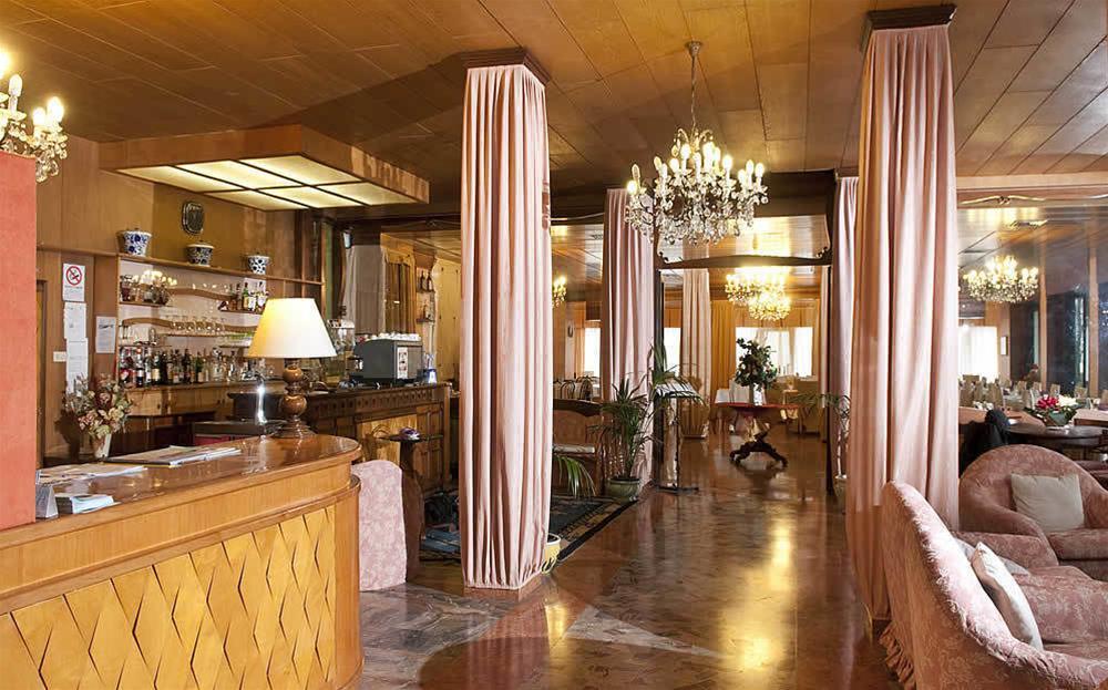 Hotel Spiaggia Marconi Ріміні Екстер'єр фото