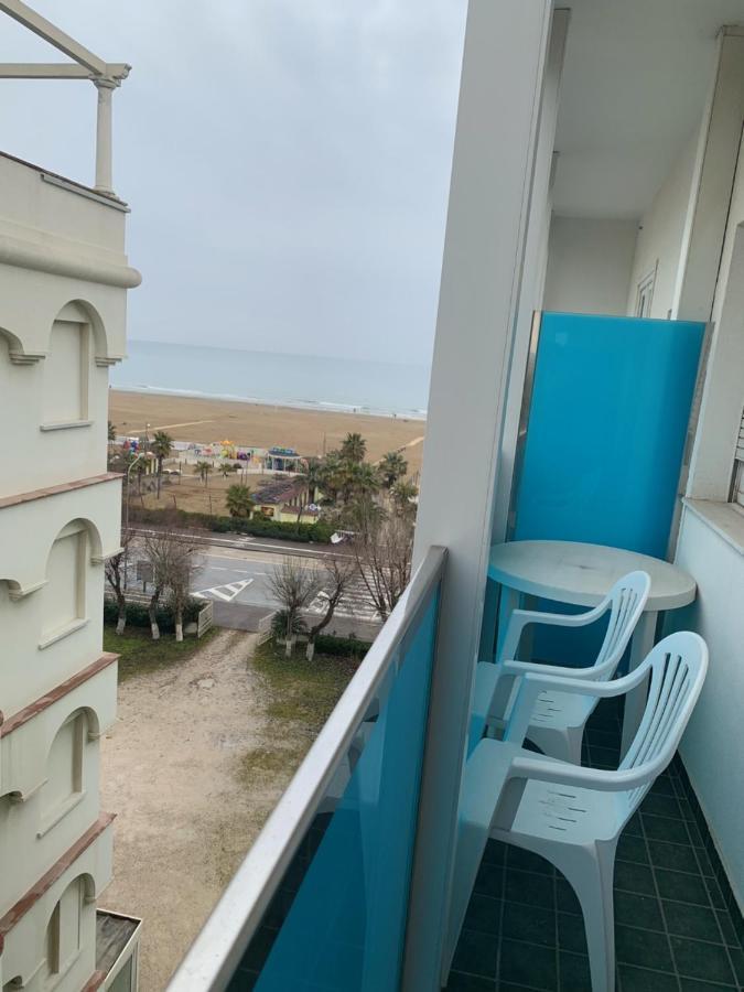 Hotel Spiaggia Marconi Ріміні Екстер'єр фото