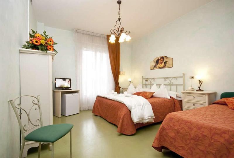 Hotel Spiaggia Marconi Ріміні Екстер'єр фото