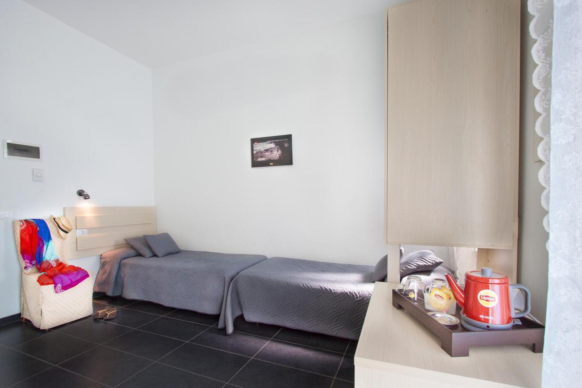 Hotel Spiaggia Marconi Ріміні Екстер'єр фото